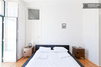 Downtown Design Hostel Lisbon Exterior photo