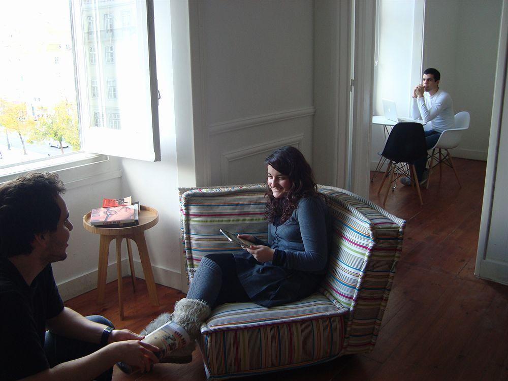 Downtown Design Hostel Lisbon Exterior photo